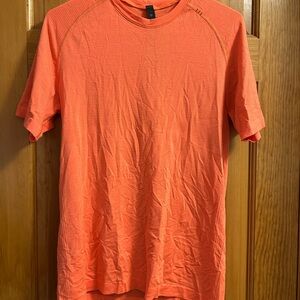 Men's Orange Lululemon Short Sleeve Shirt